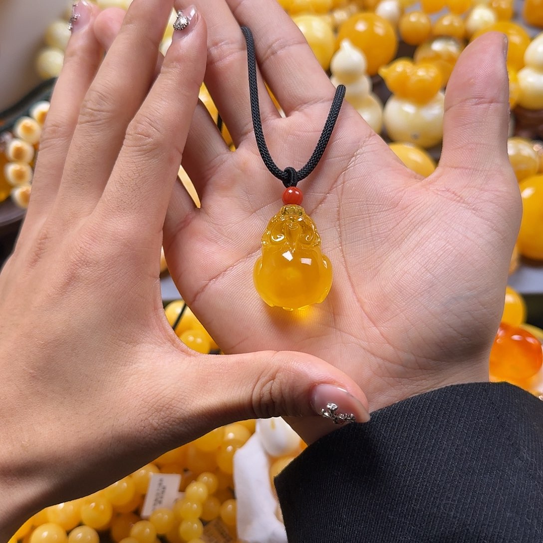 琥珀珠宝奇石未镶嵌