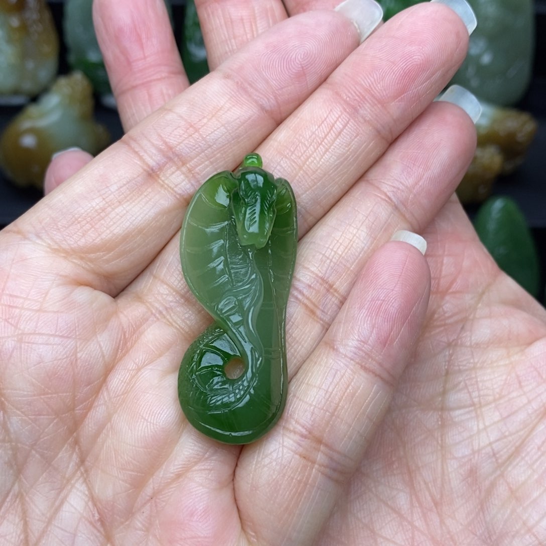 和田玉（碧玉）颈饰未镶嵌