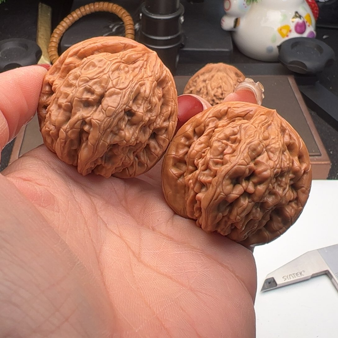 文玩核桃吊坠滢虎头王41