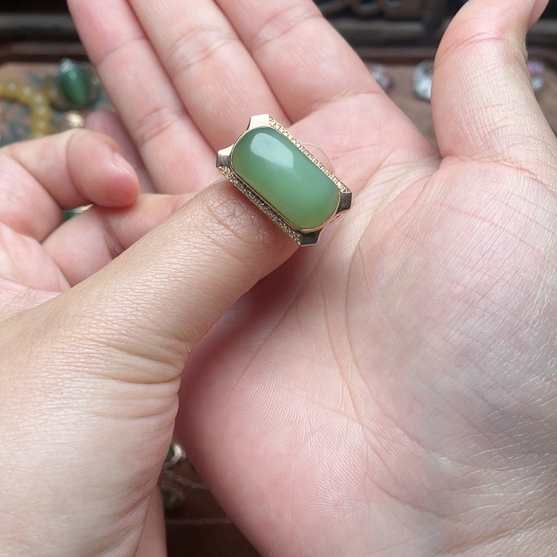 和田玉（碧玉）18K金镶嵌吊坠(赠链)