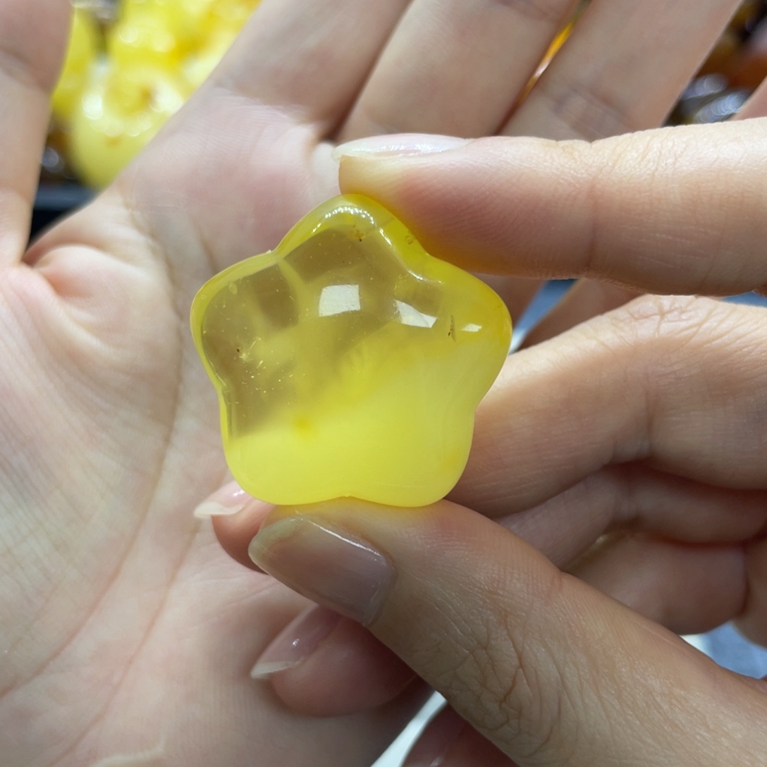 未镶嵌琥珀裸石天然琥珀