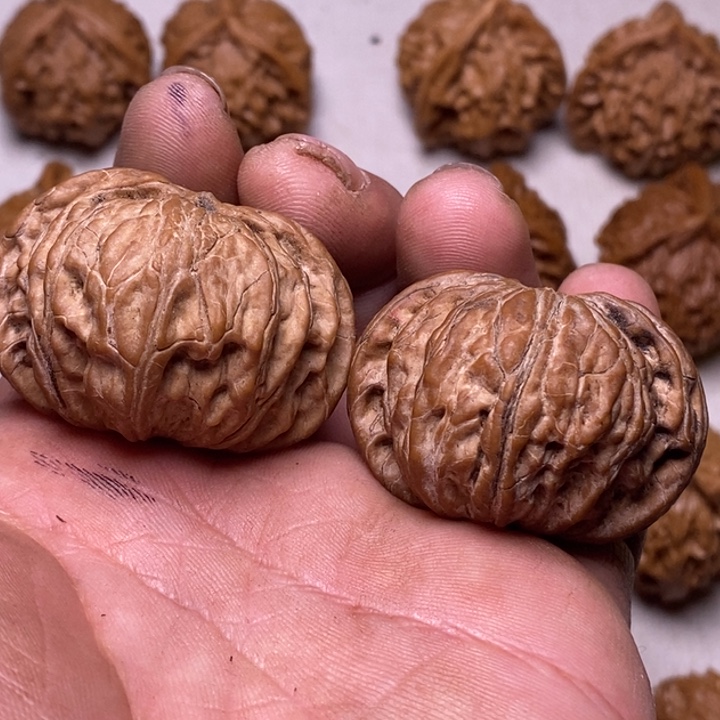 K***n吊坠文玩核桃战鼓白茬有白尖