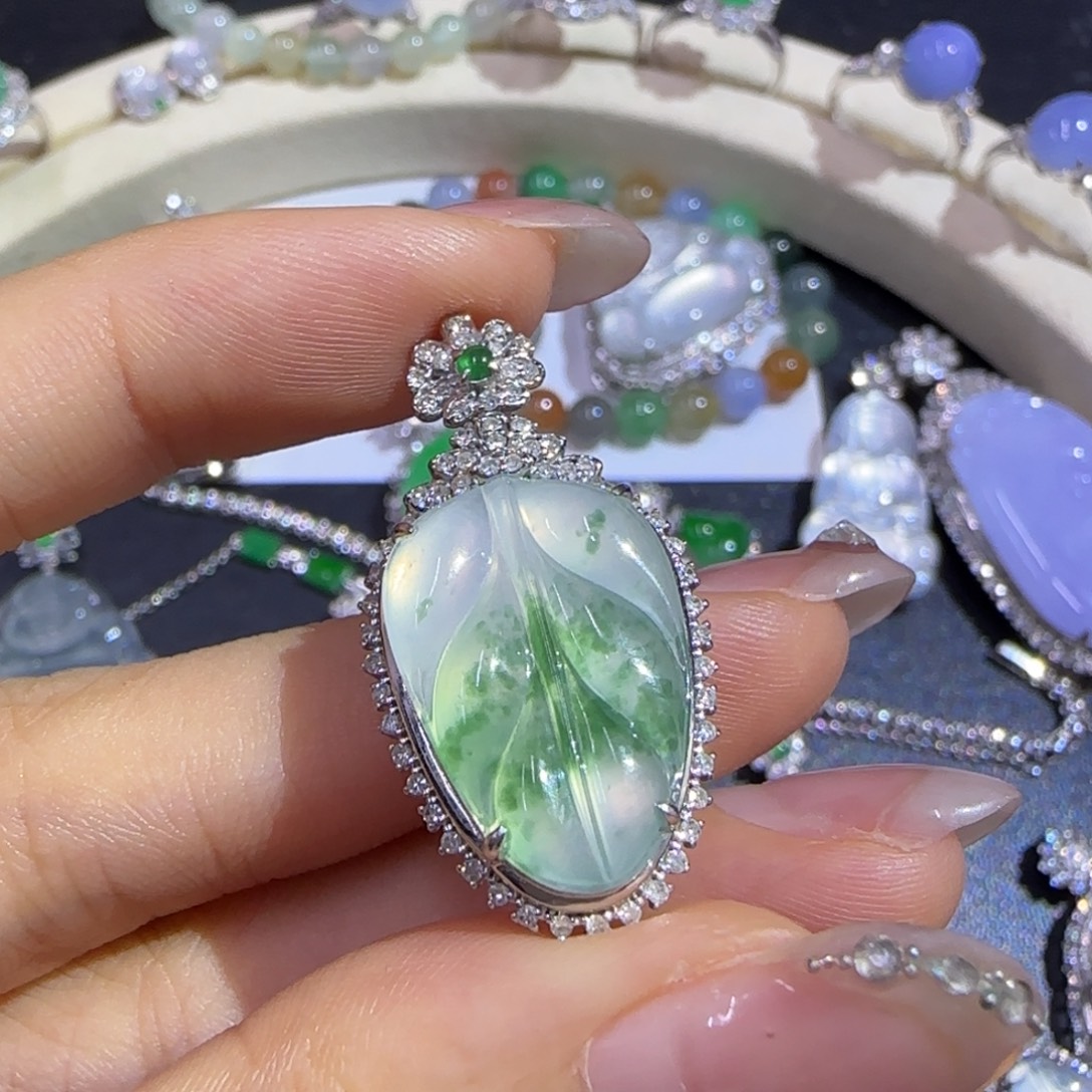 翡翠18K金镶嵌颈饰精品