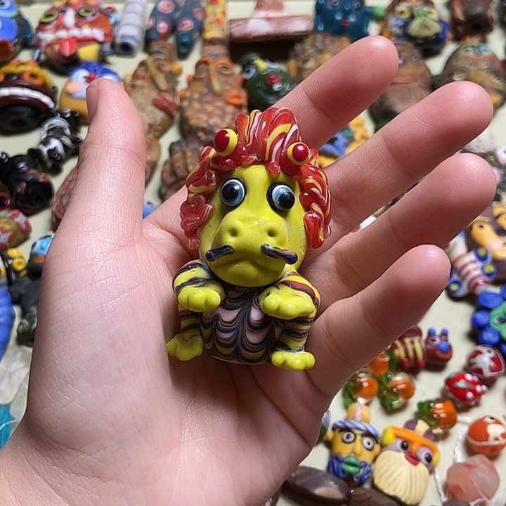 琉璃颈饰小龙人娃娃