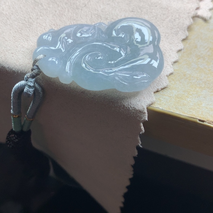 翡翠颈饰未镶嵌吊坠