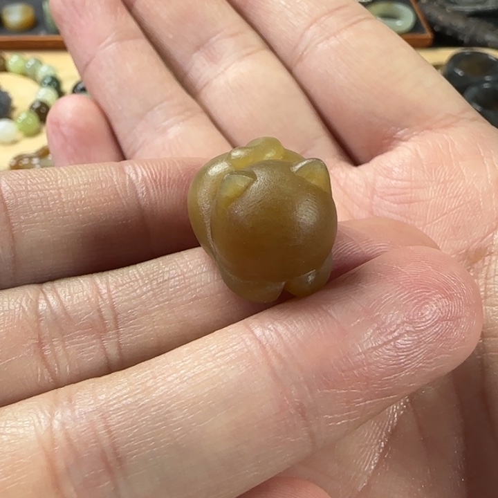 和田玉未镶嵌颈饰定制