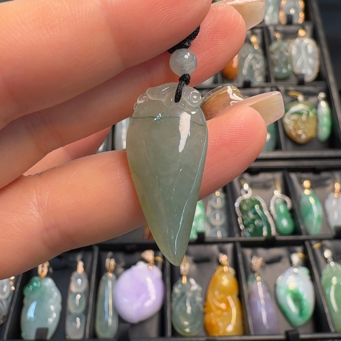 翡翠未镶嵌颈饰福瓜