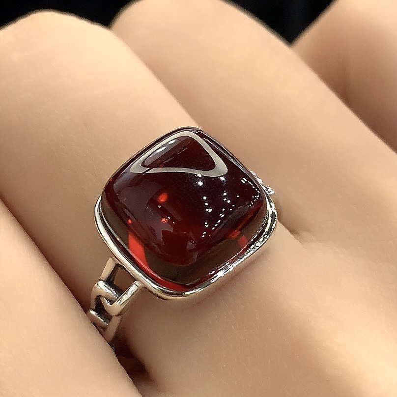 百搭血色琥珀大方糖四方来财戒指