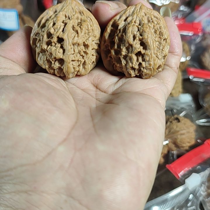 文玩核桃吊坠野牛