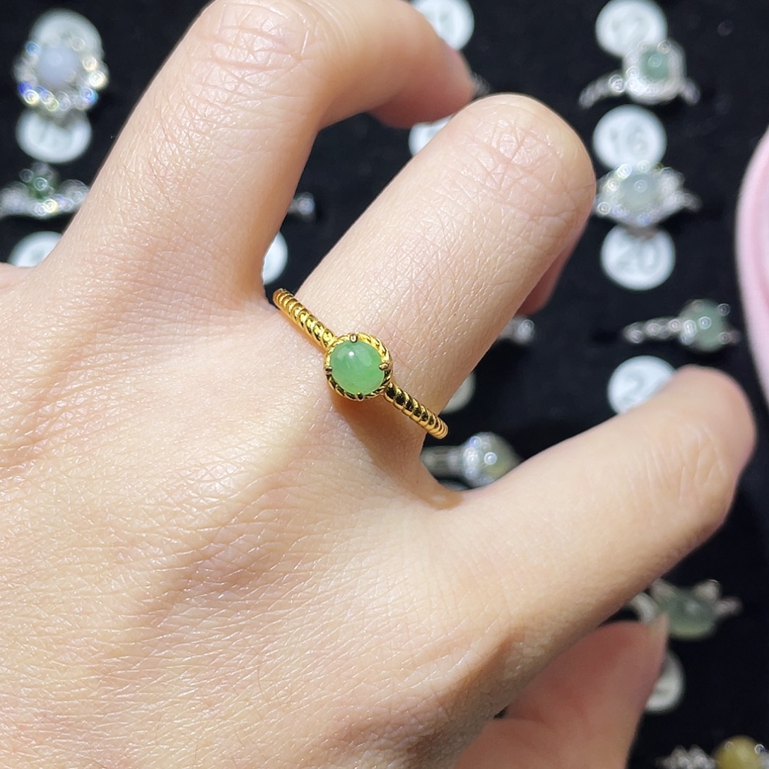 翡翠未镶嵌戒指戒指