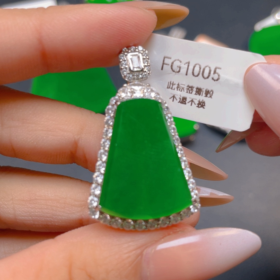 【闪购商品】颈饰银S925镶嵌翡翠翡翠