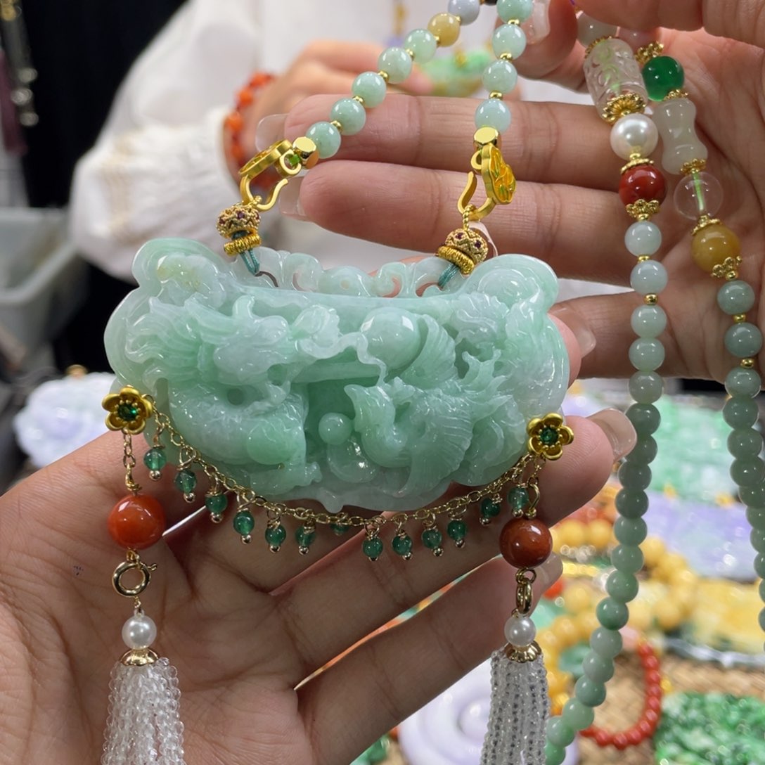 翡翠颈饰未镶嵌代编织