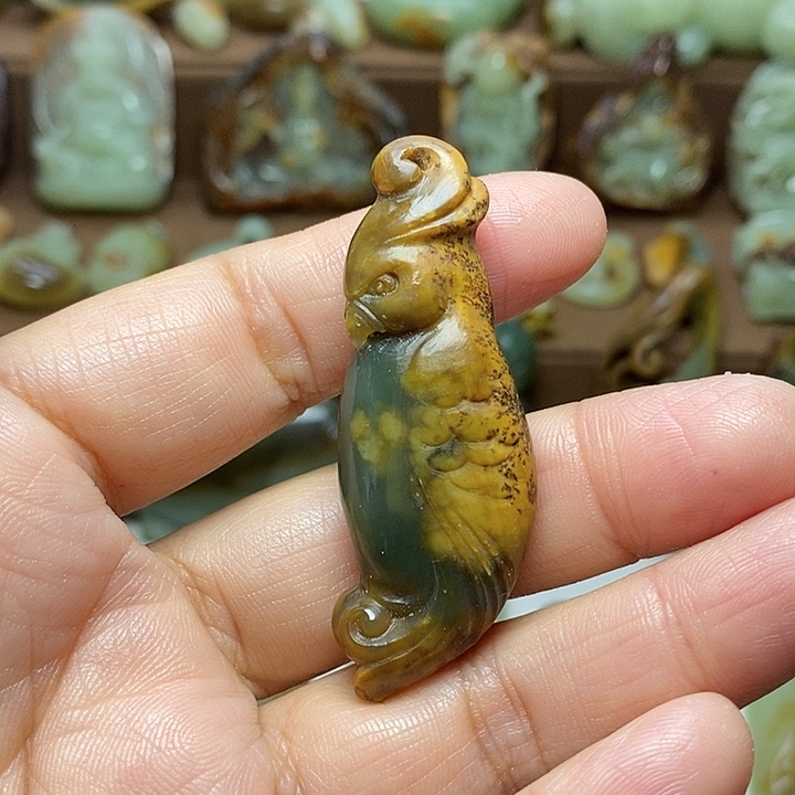 岫岩河磨玉（透闪石质玉）未镶嵌颈饰