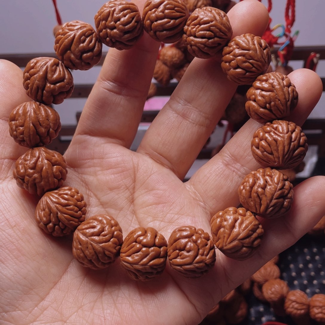 木质类龙纹桃枭手串