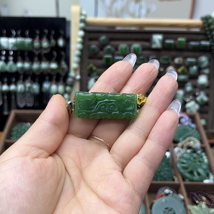 颈饰未镶嵌和田玉