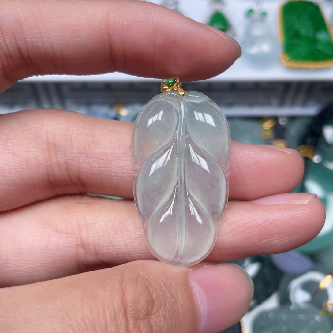 翡翠颈饰18K金镶嵌翡翠