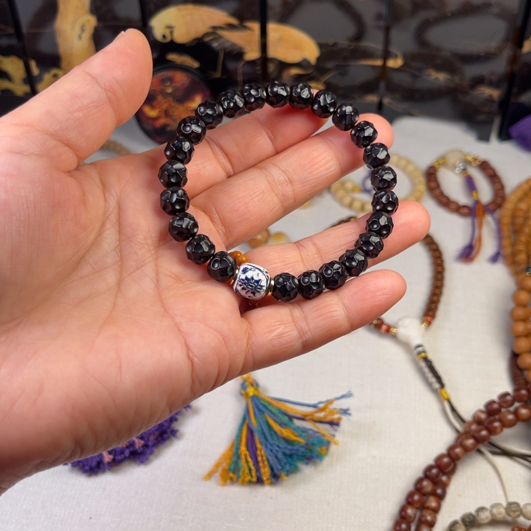 吊坠椰蒂2344456677888