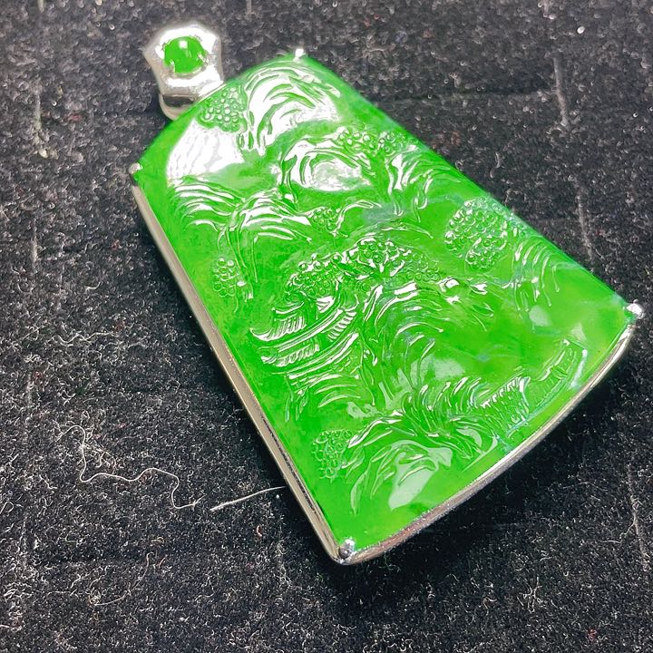 翡翠颈饰未镶嵌83，