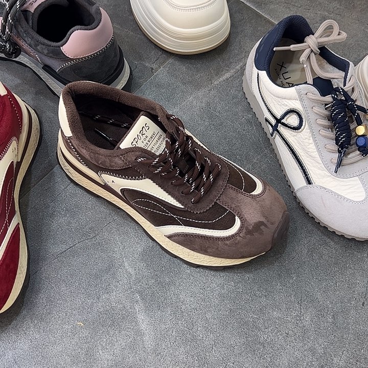 478547179棕色38码