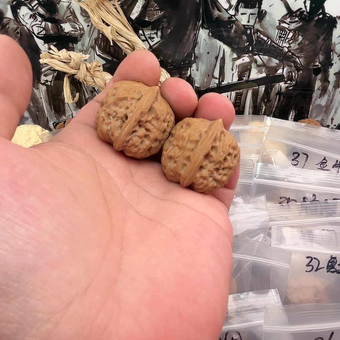 文玩核桃把件舍利子手捻33尺