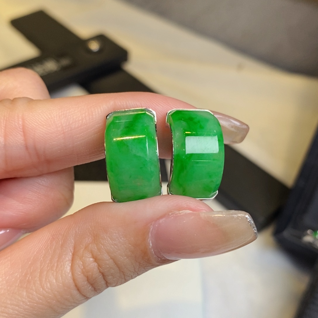 翡翠耳饰18K金镶嵌圈圈