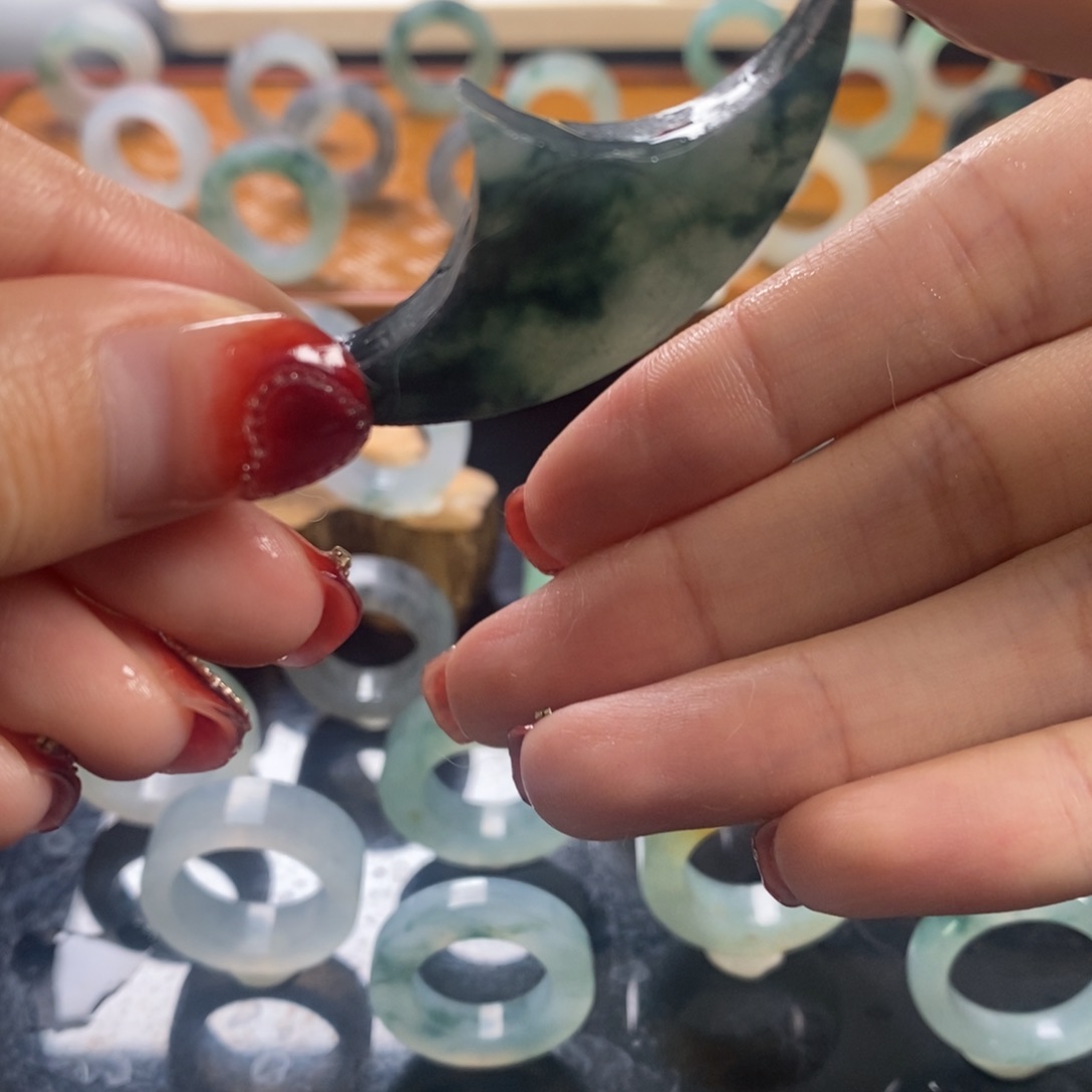 定制翡翠未镶嵌边角