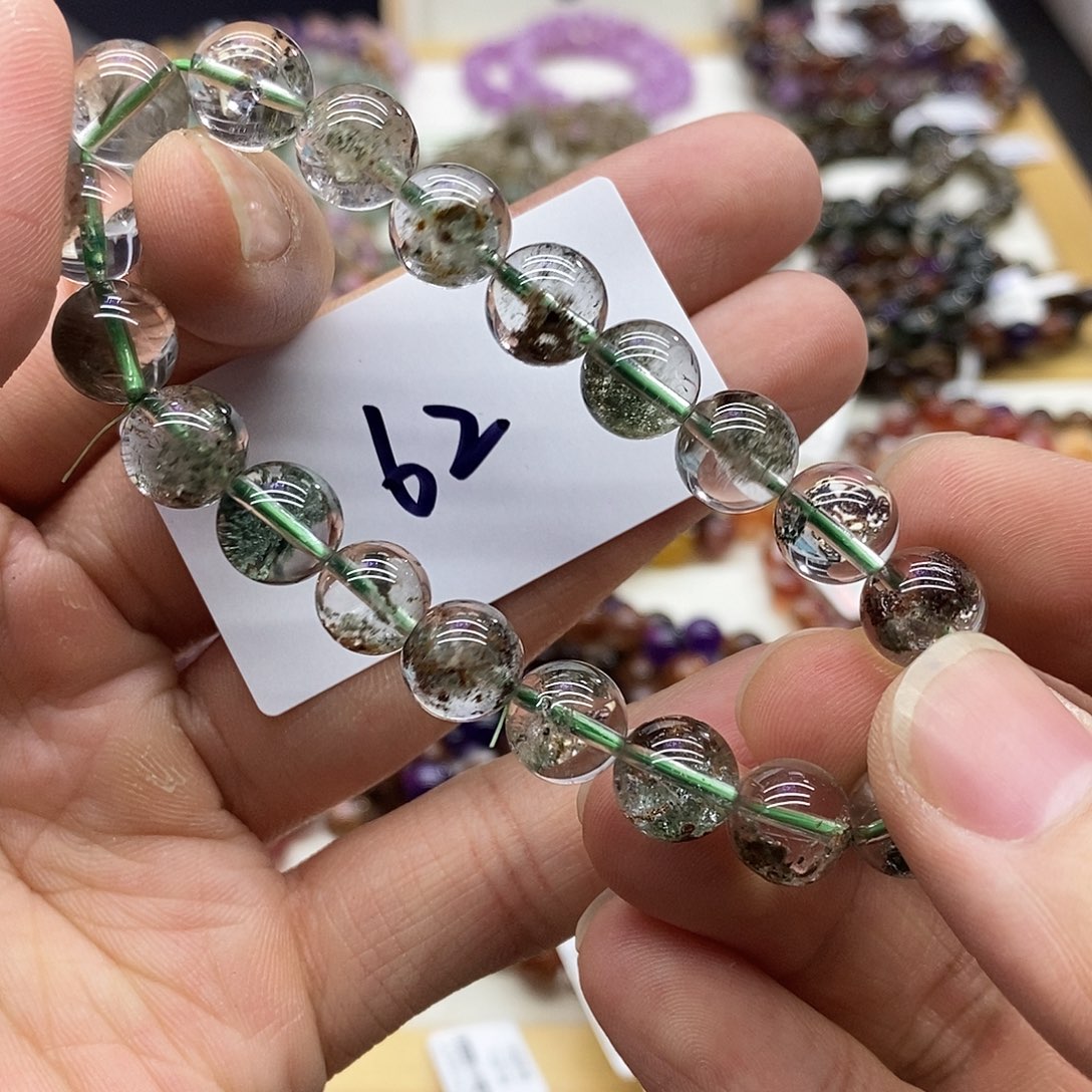 水晶手串未镶嵌天然