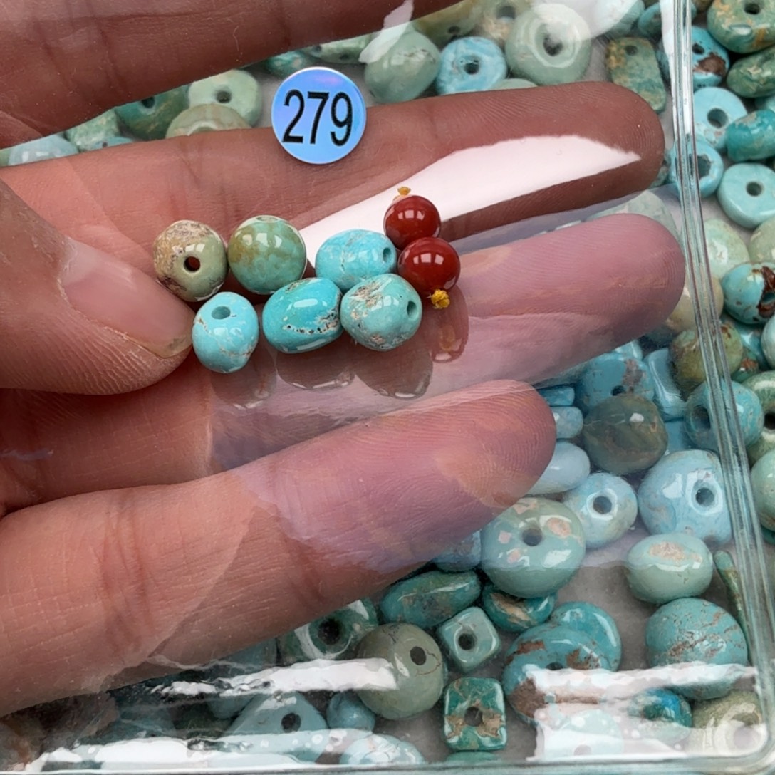 南红玛瑙未镶嵌珠宝奇石