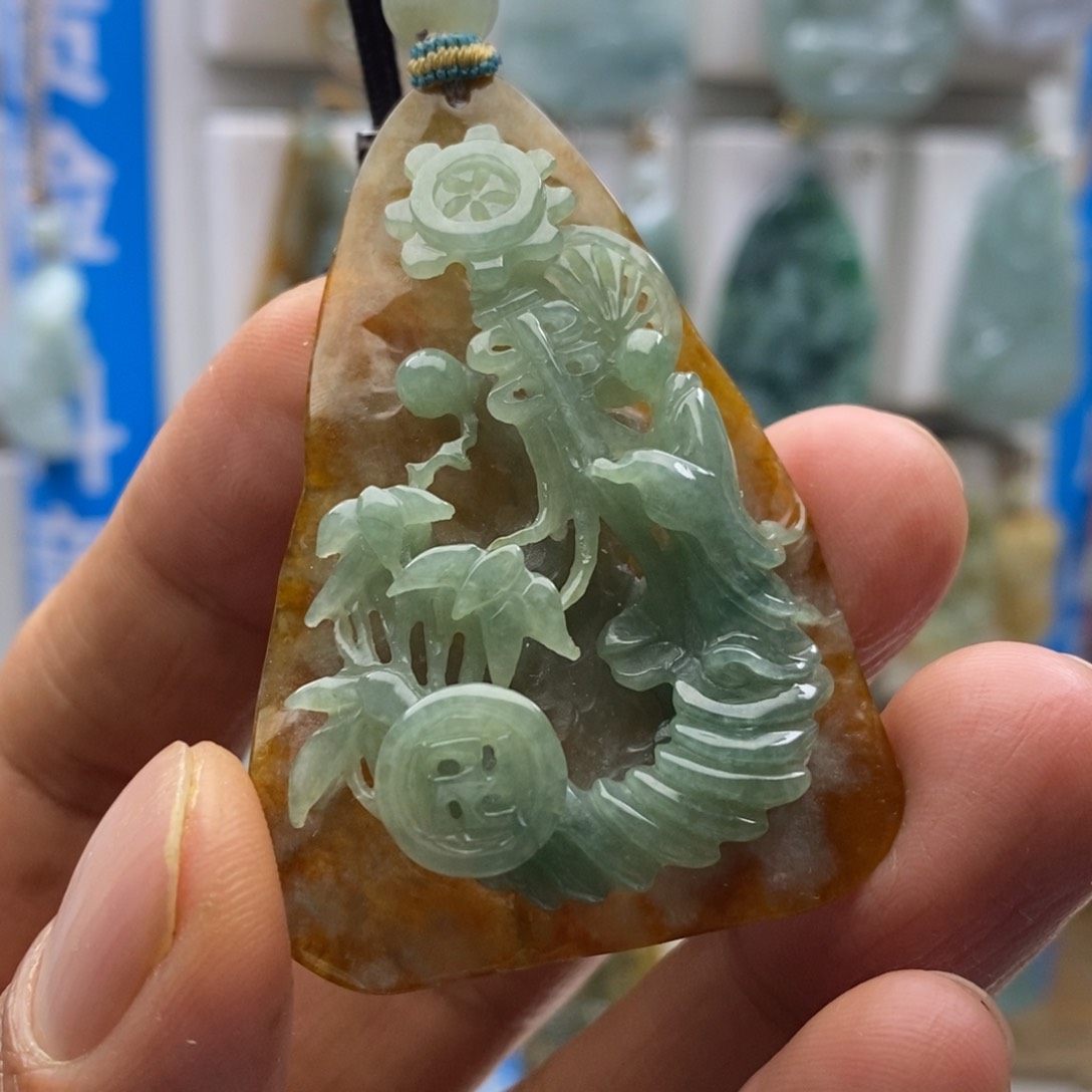 翡翠颈饰未镶嵌悟道