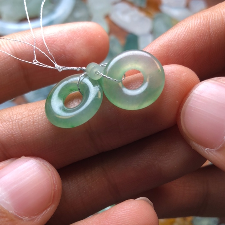 定制翡翠未镶嵌挂件