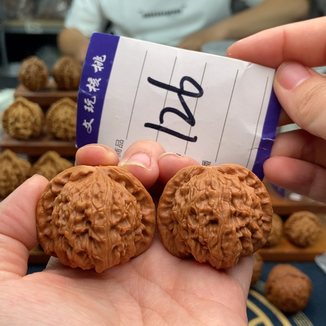 文玩核桃吊坠40白狮子