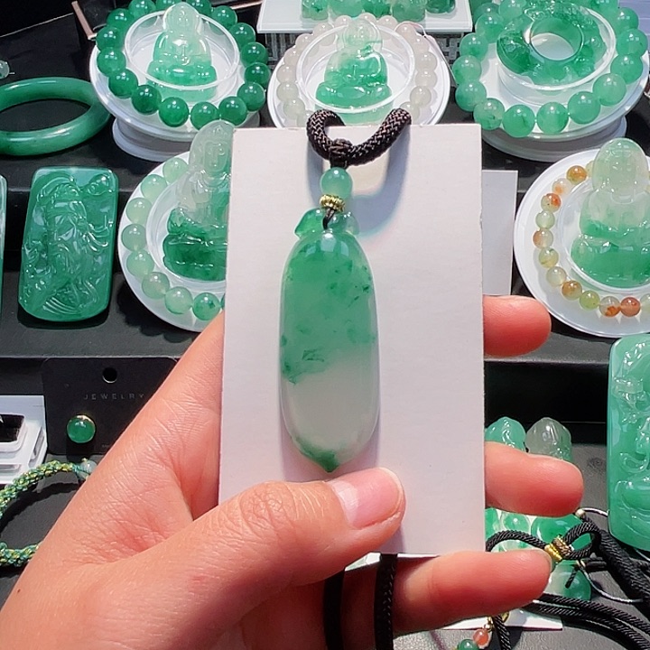 石英质玉吊坠未镶嵌幸****%