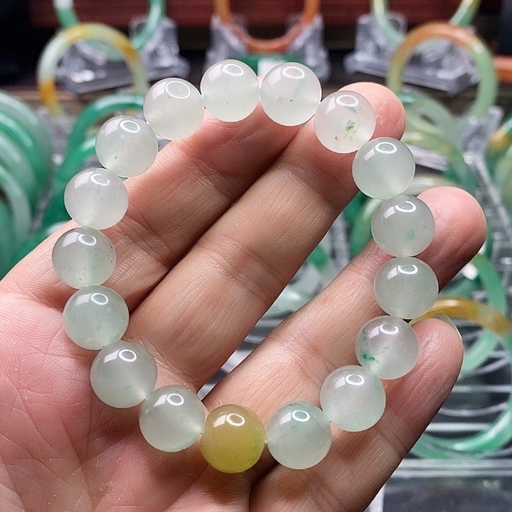 石英质玉颈饰未镶嵌