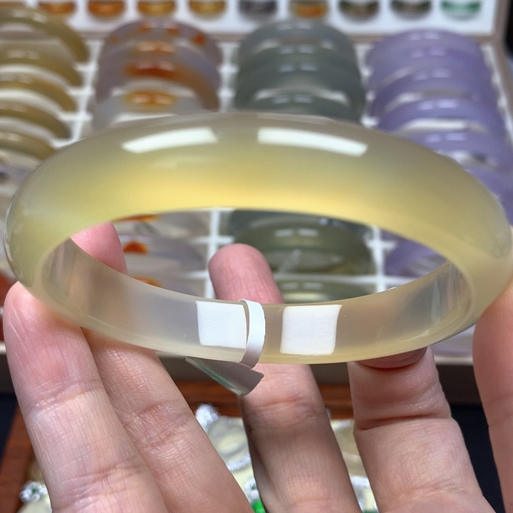 玛瑙/玉髓手镯未镶嵌