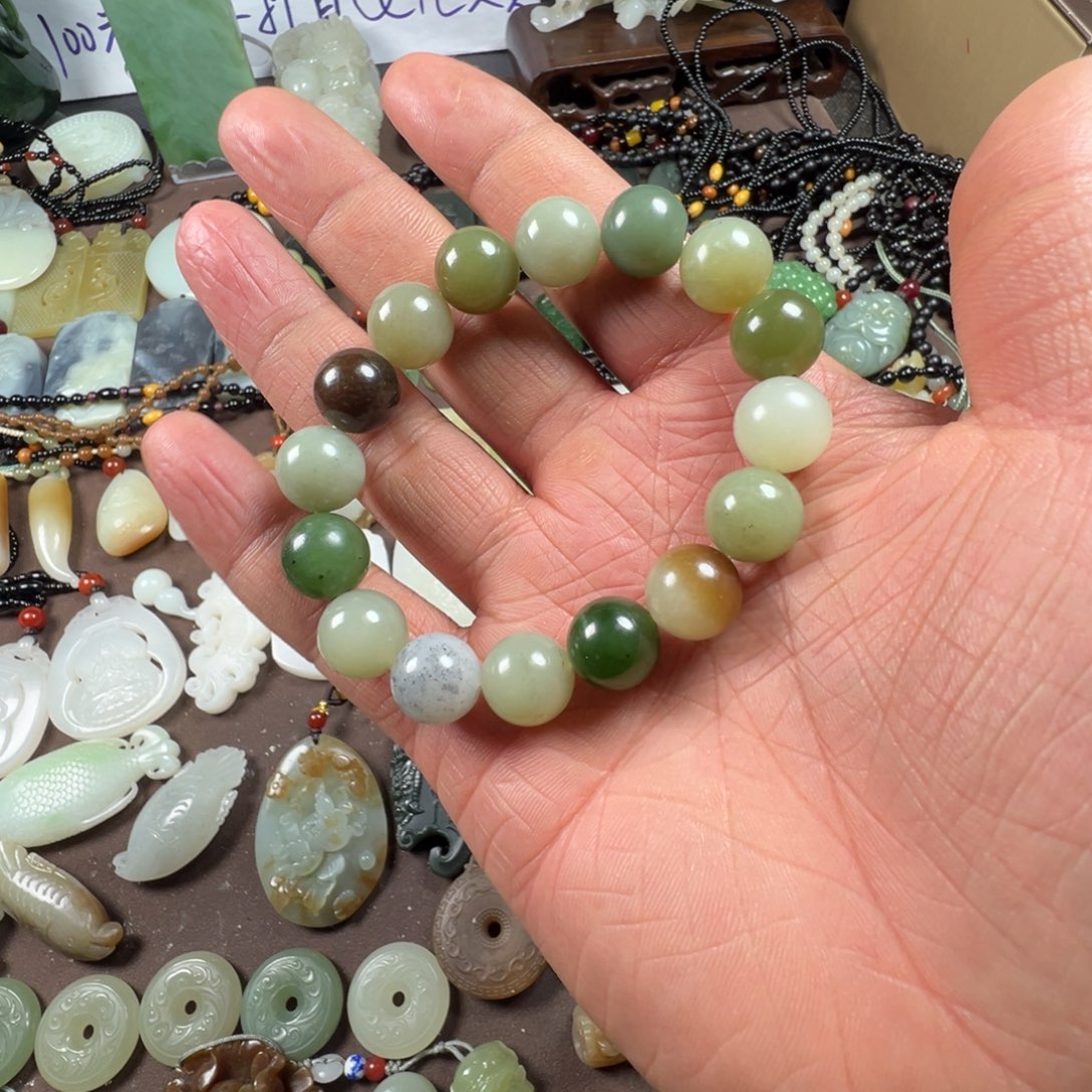 和田玉颈饰未镶嵌