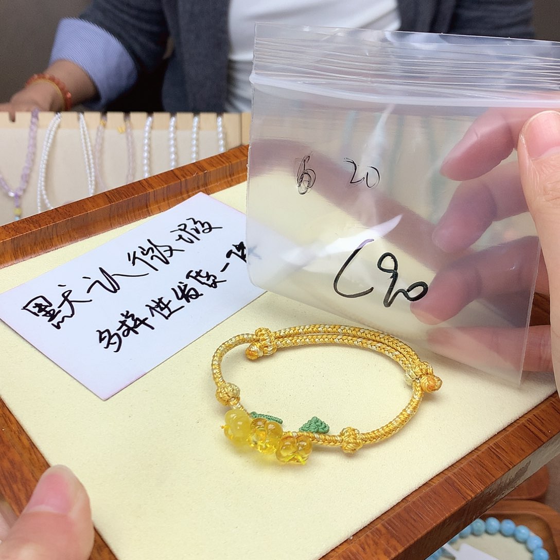 琥珀吊坠(不含链)未镶嵌小*菡