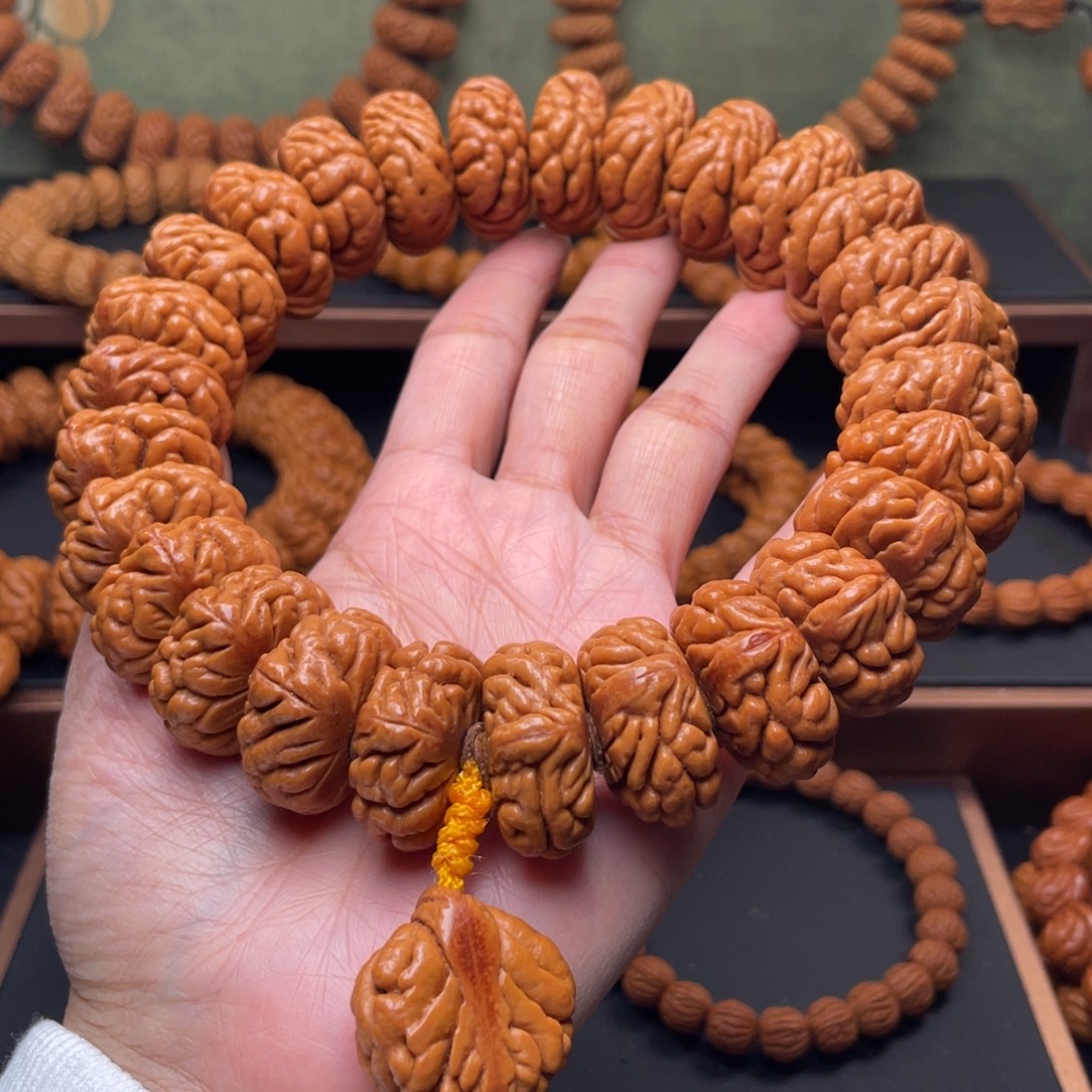 桃核吊坠25豹子头