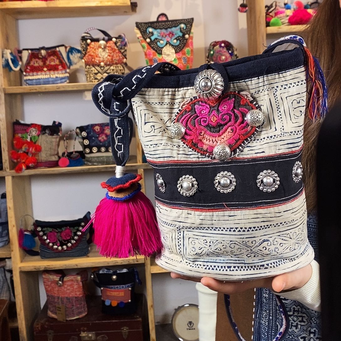 织绣手工制作包包