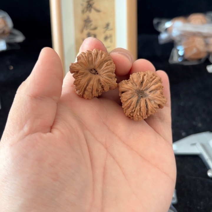 文玩核桃吊坠三*南将