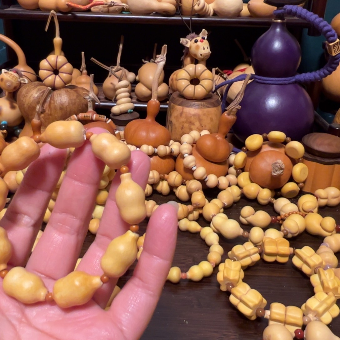 猫****陶瓷小葫芦湖花叶手串一个，