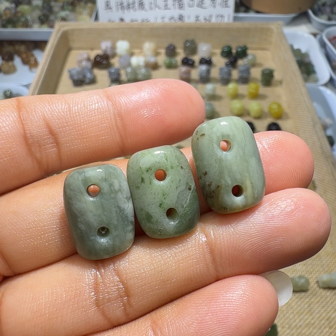 和田玉未镶嵌珠宝奇石