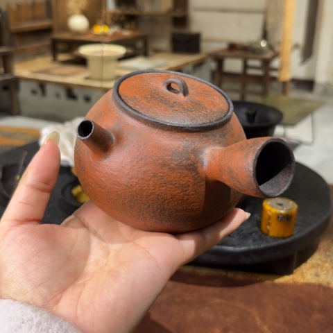 景德镇鱼和熊手工陶艺