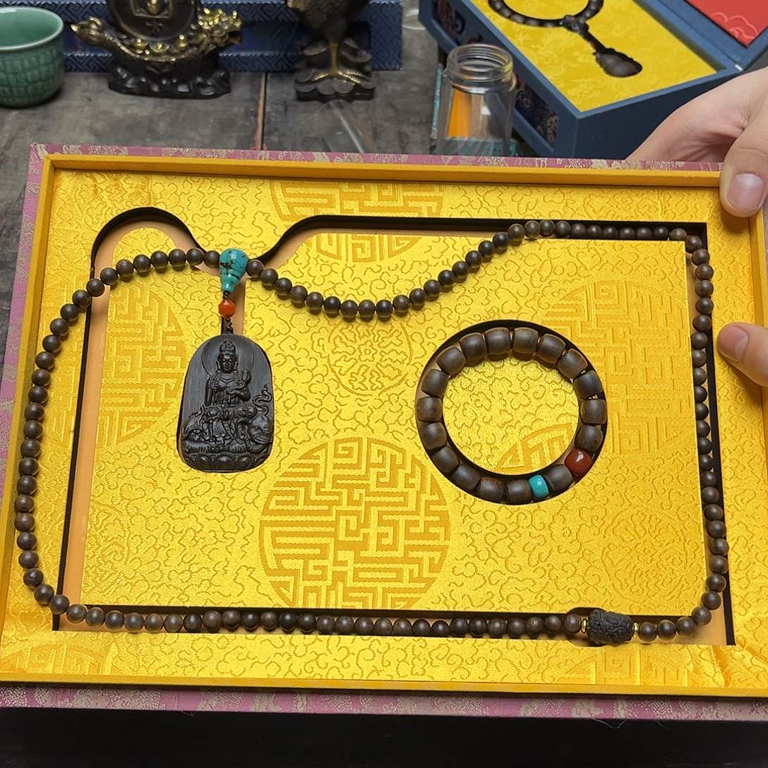 大叶紫檀（黑酸枝木类）