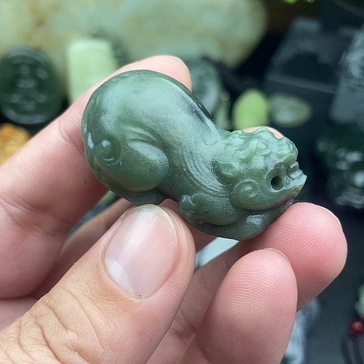 畫***瓢和田玉（糖玉）未镶嵌颈饰