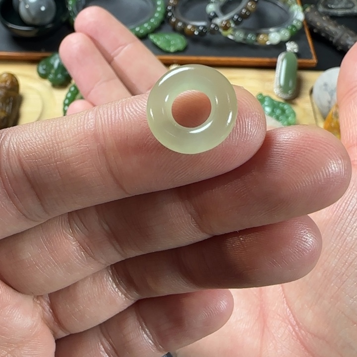 和田玉未镶嵌颈饰福利