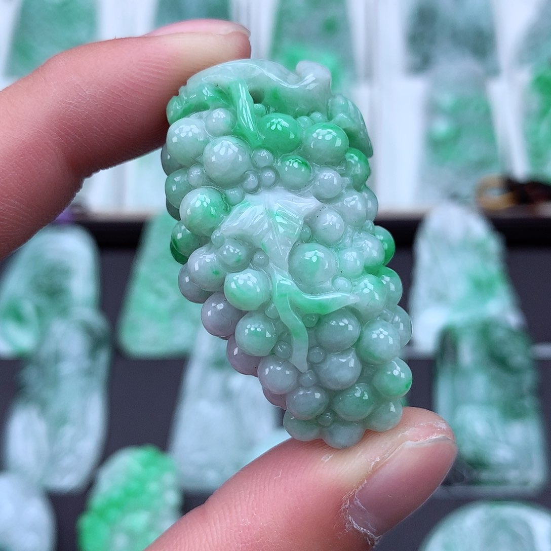 翡翠颈饰未镶嵌翡翠吊坠