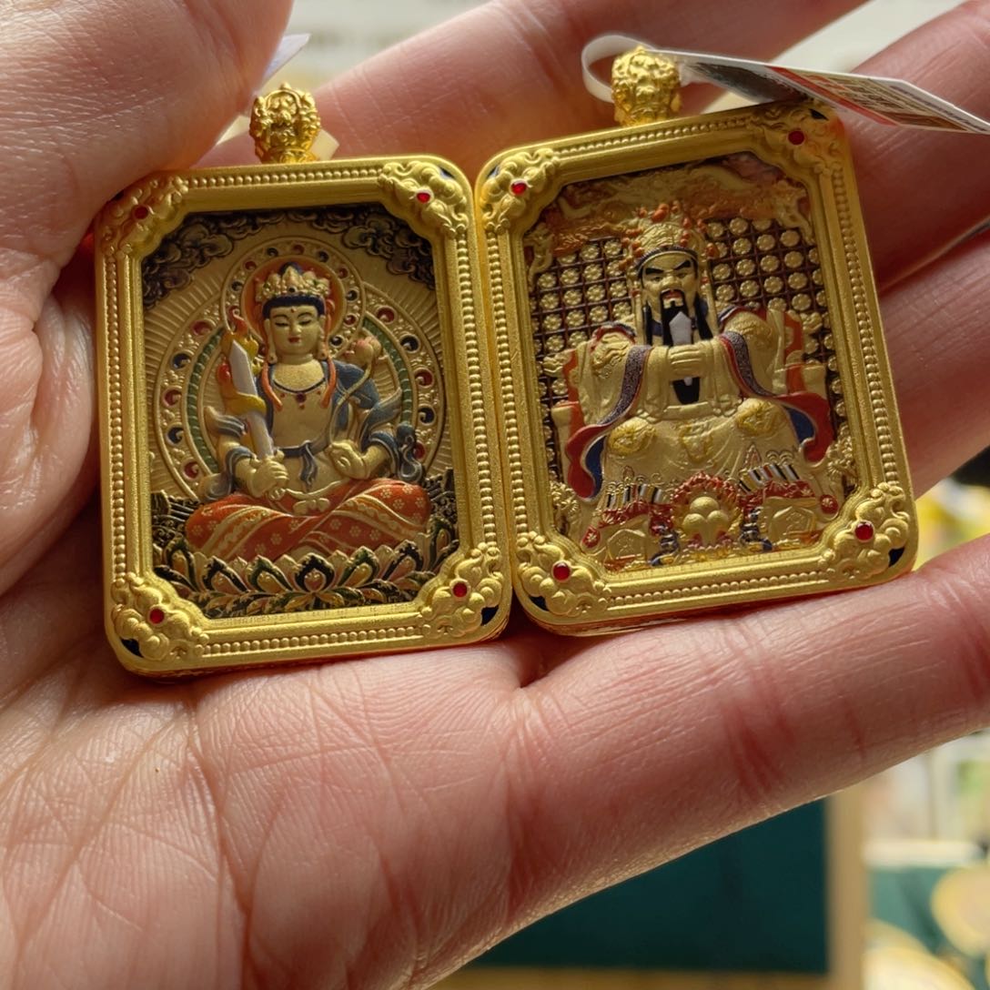 吊坠?****唐卡等多种形式进行了介绍和介绍