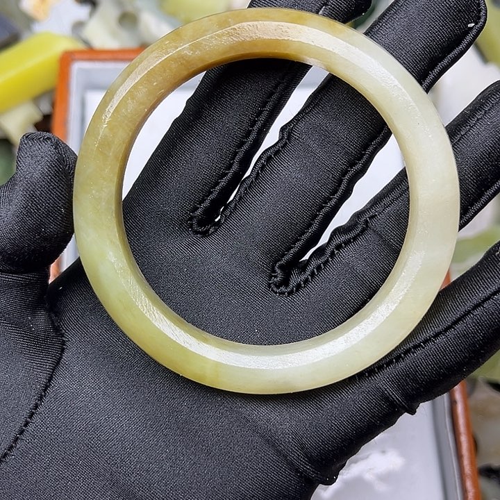 未镶嵌和田玉（翠青玉）珠宝奇石