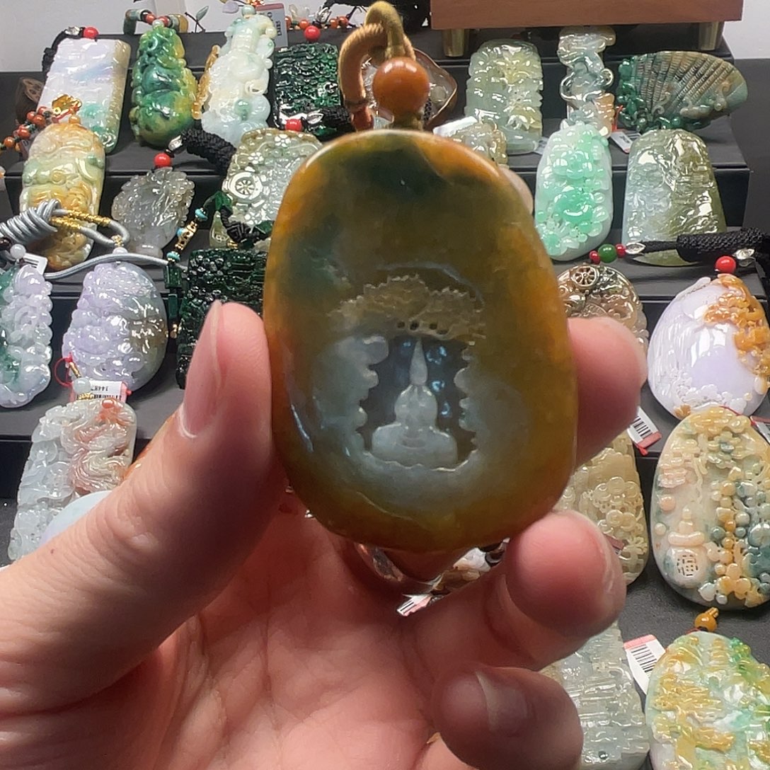 翡翠未镶嵌挂件腾冲