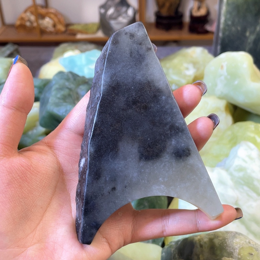 蛇纹石玉未镶嵌中国四大名玉简易